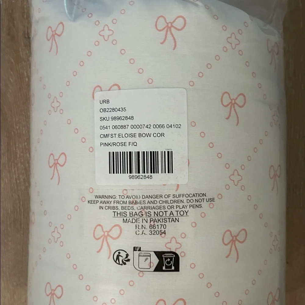 Eloise Bow Patterned Core Comforter Set